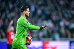 lol战绩查询-阿贾克斯门将神勇扑救，帮助球队获胜