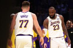 lol转区-关于湖人不敌湖人，詹姆斯缺战速拿回的信息