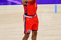 lol高校认证-洛杉矶男篮在国内联赛上演精彩对决