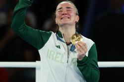 lol战绩查询-拳击明星选手受伤退赛，引发热议的简单介绍