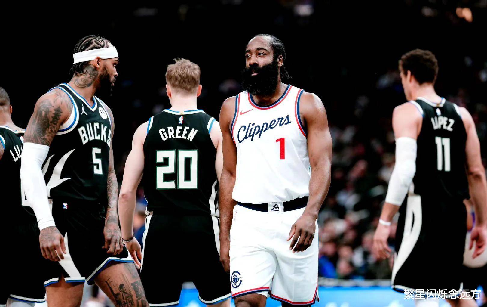 美国NBA赛季战况激烈，球队竞争激烈