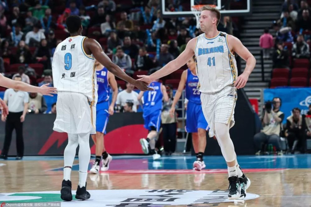 包含科隆成功摆脱困境，主场大胜对手的词条