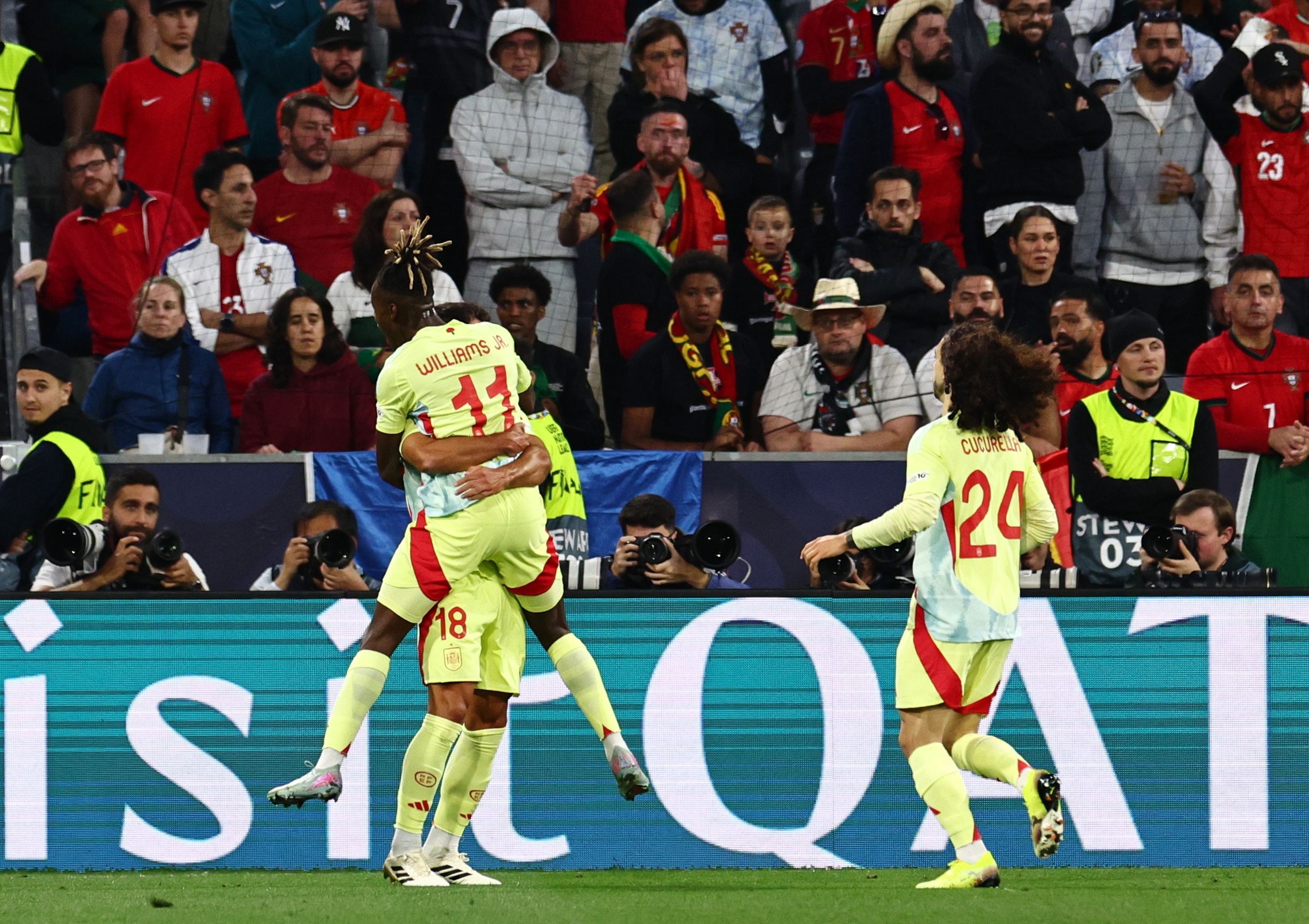 关于波兰胜葡萄牙，提前锁定欧预赛出线资格的信息