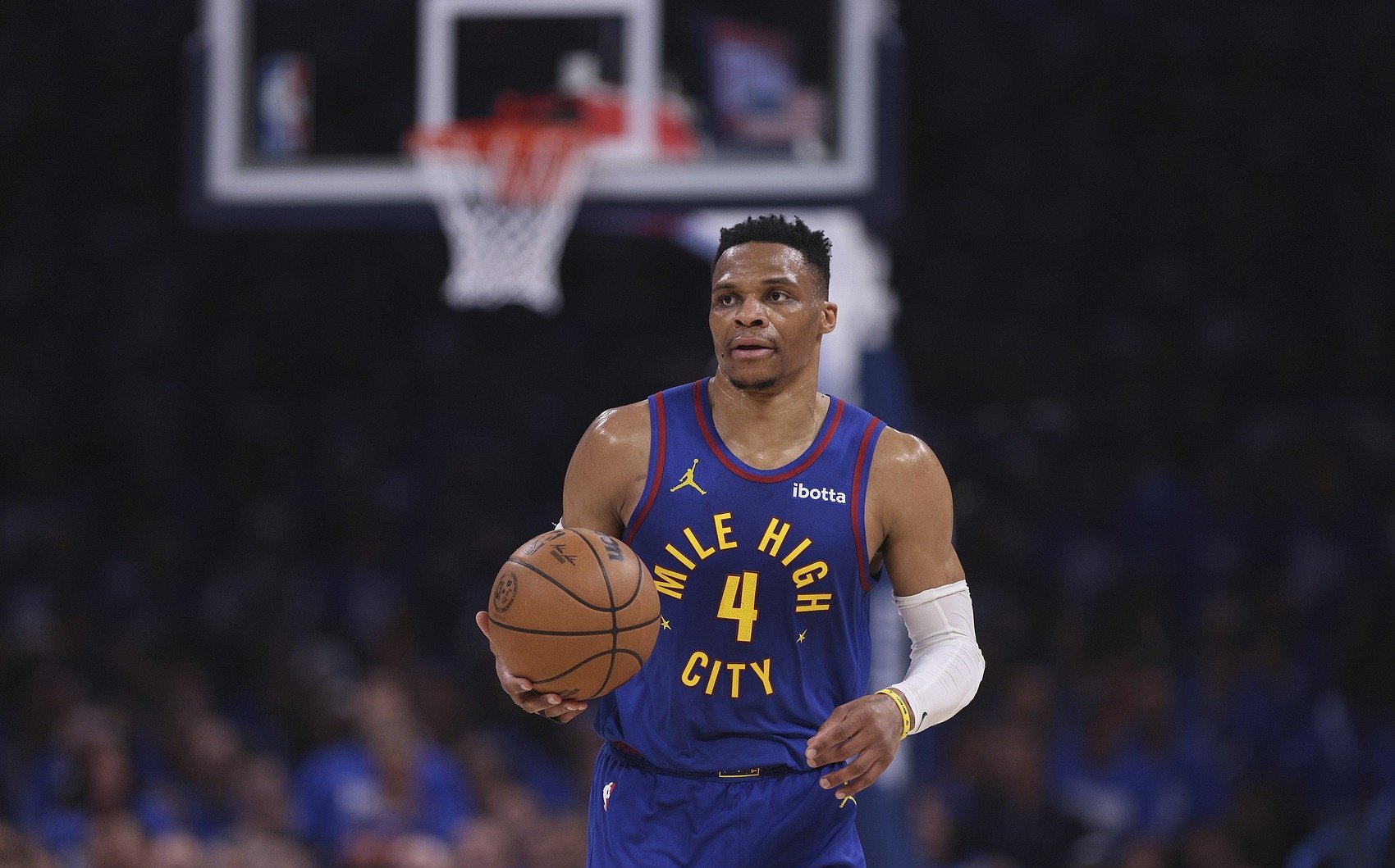 开拓者客场惜败，拉塞尔·威斯布鲁克28分7篮板6助攻