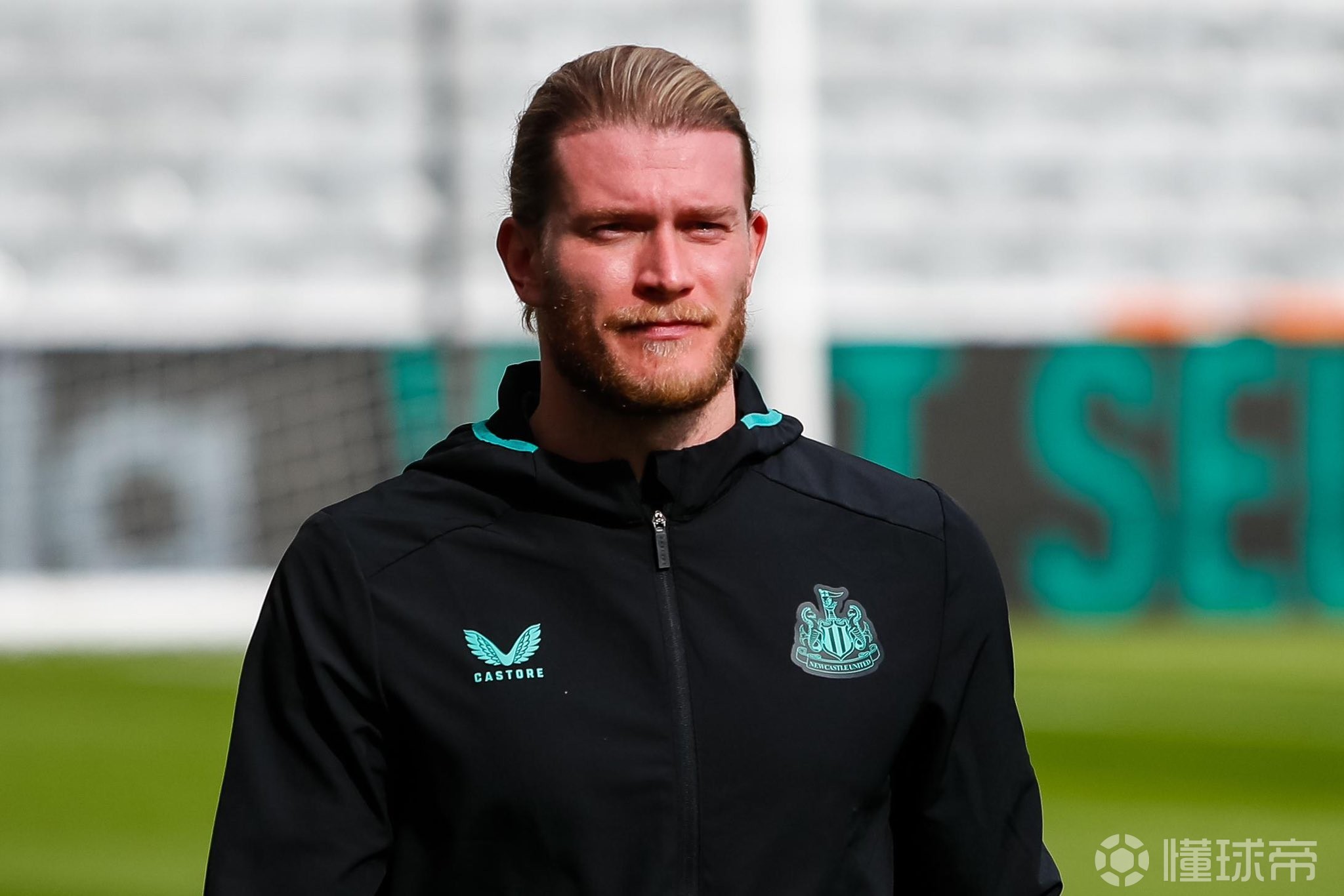 包含沙尔克04备受期待，球队实力不容小觑的词条