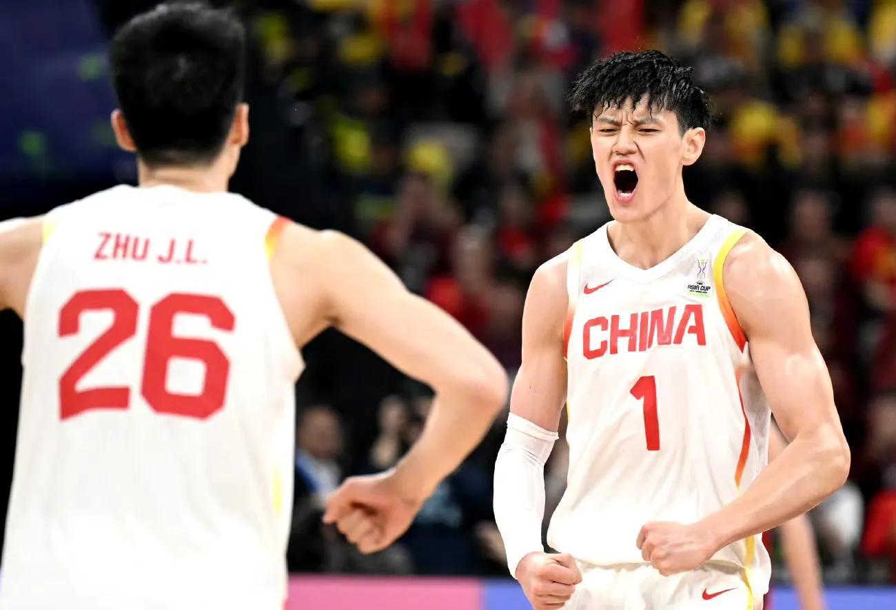 包含中国男篮完胜热火，锡安送出助攻的词条