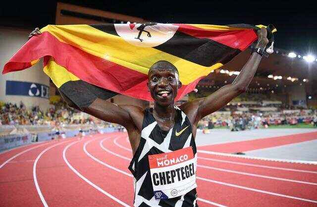 俄罗斯田径选手在短跑比赛中取得突破性进步