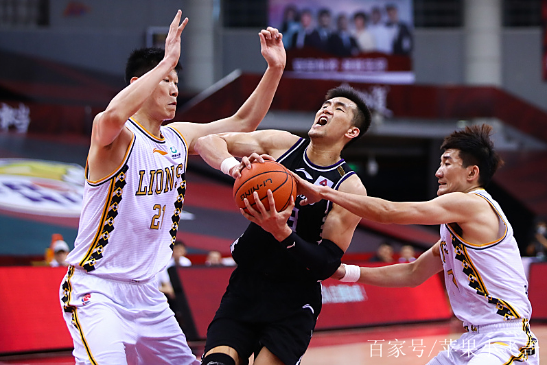 关于全华班球队表现抢眼,联赛风云变幻莫测的信息 关于全华班球队表现抢眼,联赛风云变幻莫测的信息