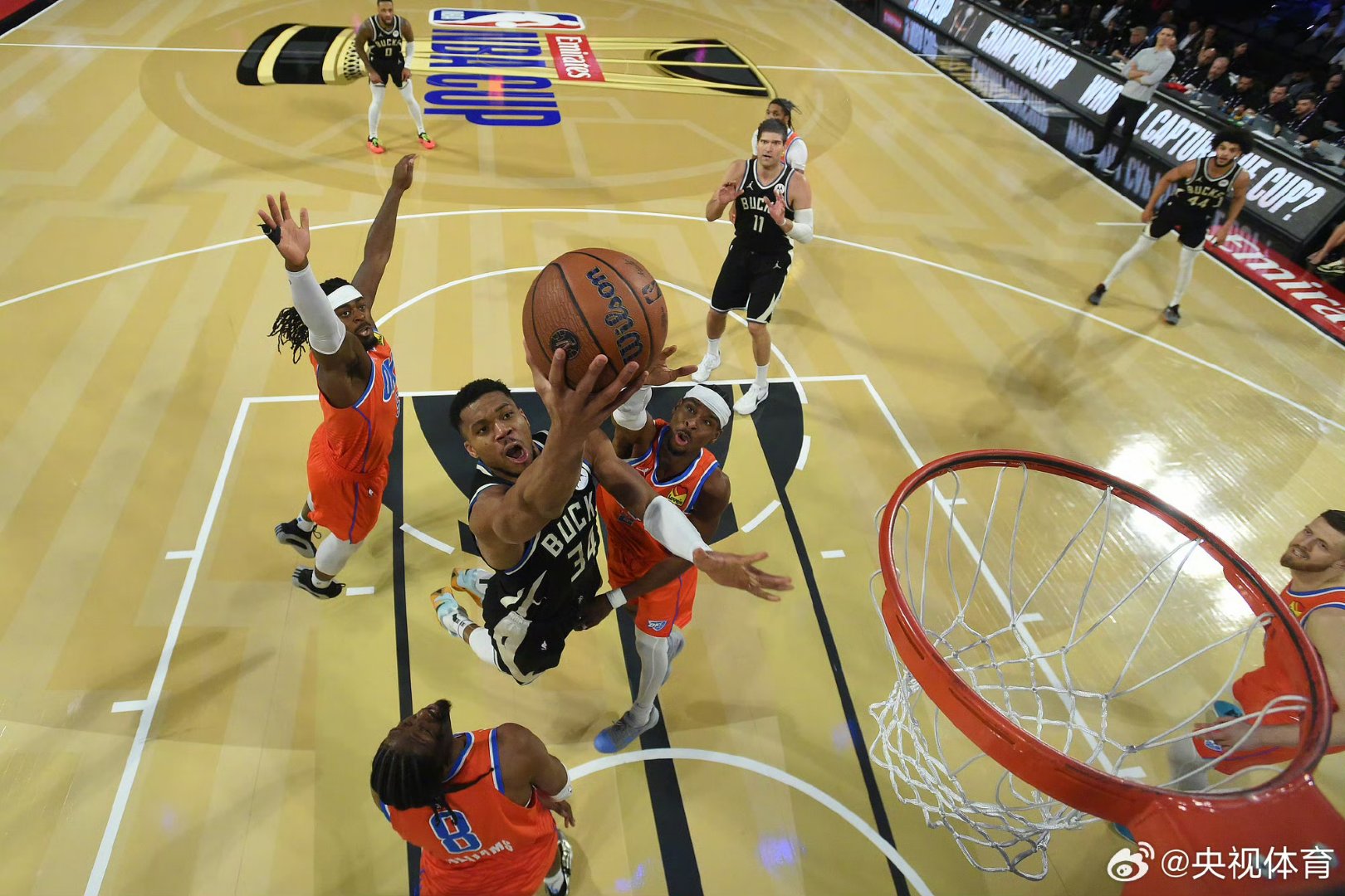 包含雄鹿B队鏖战墨西哥男篮，特雷杨统治全场的词条